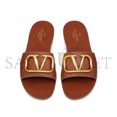 VALENTINO VLOGO SIGNATURE SLIDE SANDAL IN GRAINY COWHIDE WITH ACCESSORY 3W2S0M21HWS_0CR
