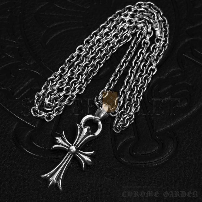 CHROME HEARTS SMALL CROSS PENDANT CHROME HEARTS SMALL CROSS PENDANT