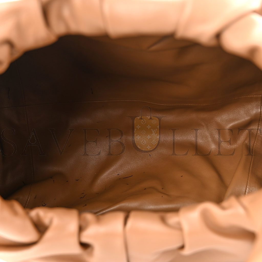 BOTTEGA VENETA SMOOTH BUTTER CALFSKIN LARGE THE SHOULDER POUCH TEAK (52*25*15cm) BOTTEGA VENETA SMOOTH BUTTER CALFSKIN LARGE THE SHOULDER POUCH TEAK (52*25*15cm)