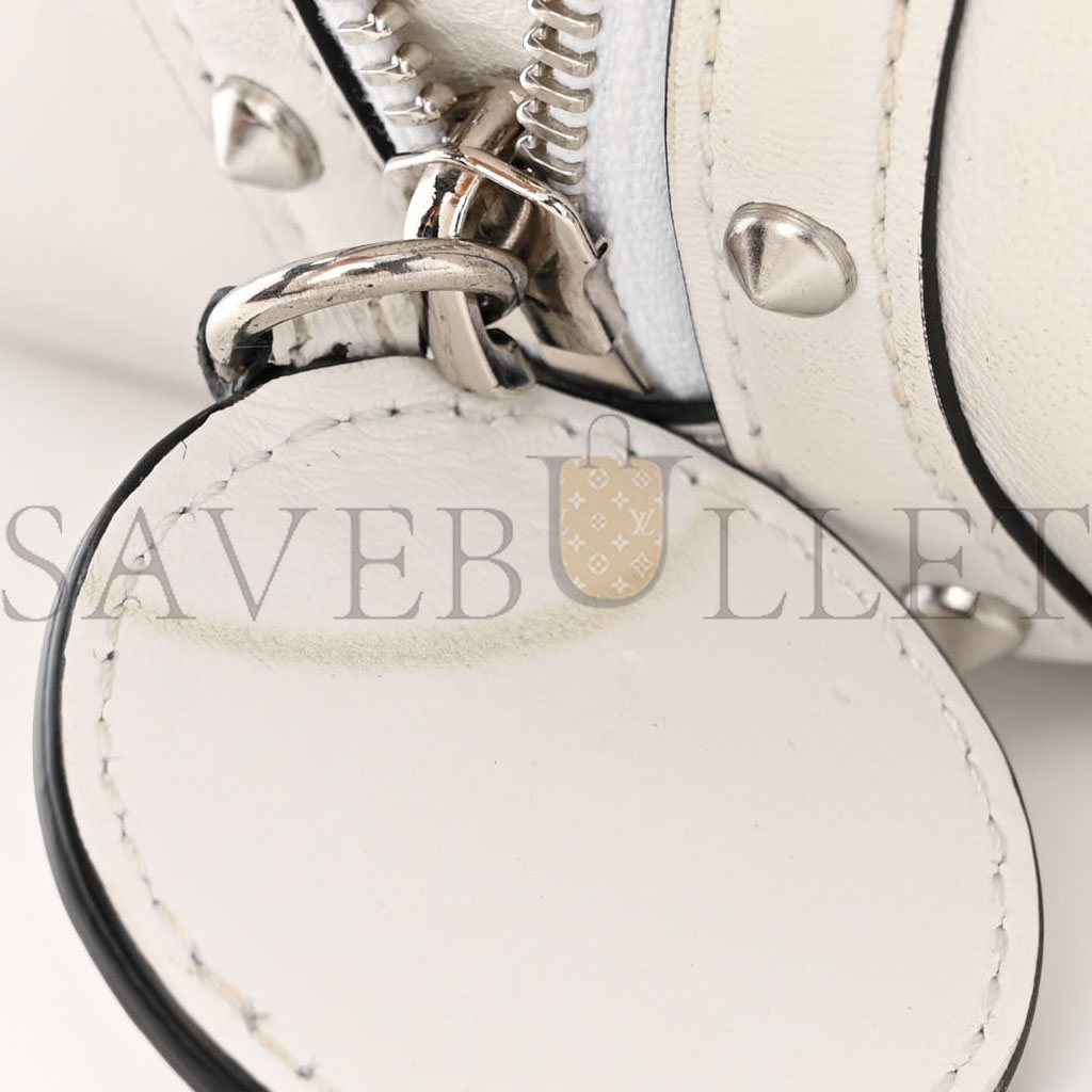 VERSACE CALFSKIN STUDDED SMALL REPEAT ZIP HOBO WHITE (29*19*5cm) VERSACE CALFSKIN STUDDED SMALL REPEAT ZIP HOBO WHITE (29*19*5cm)