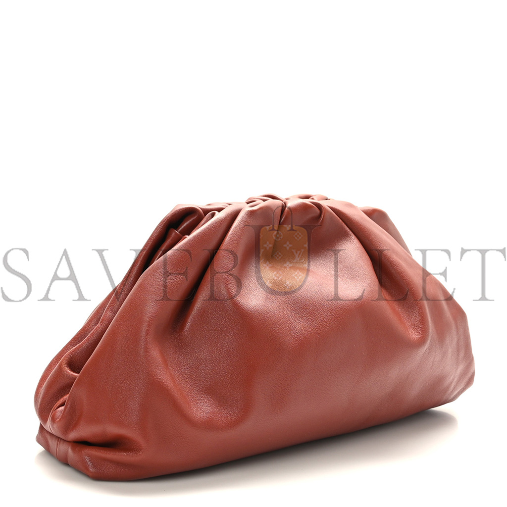 BOTTEGA VENETA SMOOTH BUTTER CALF THE POUCH OVERSIZED CLUTCH RUST (38*18*9cm) BOTTEGA VENETA SMOOTH BUTTER CALF THE POUCH OVERSIZED CLUTCH RUST (38*18*9cm)