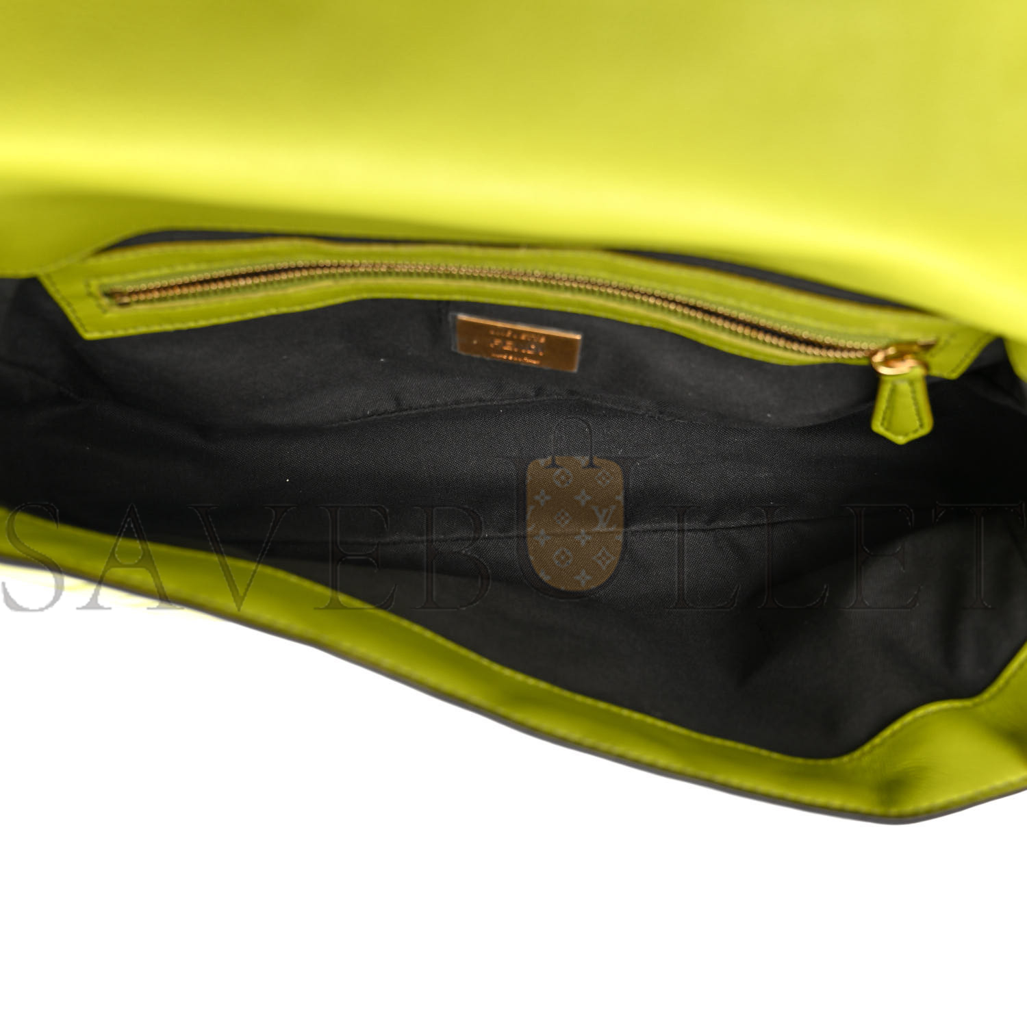 FENDI NAPPA FF 1974 EMBOSSED BAGUETTE WASABI (26*15*5cm) FENDI NAPPA FF 1974 EMBOSSED BAGUETTE WASABI (26*15*5cm)