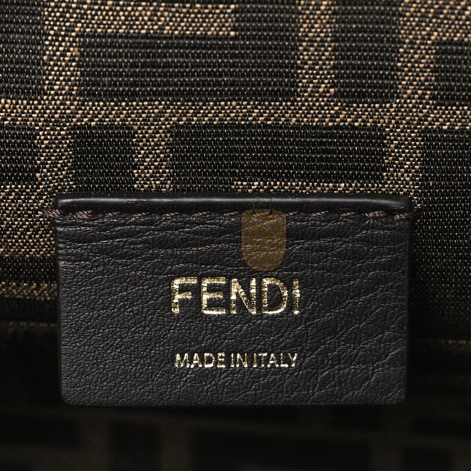FENDI SHINY NAPPA SMALL FENDI FIRST WASABI (26*18*9.5cm) FENDI SHINY NAPPA SMALL FENDI FIRST WASABI (26*18*9.5cm)