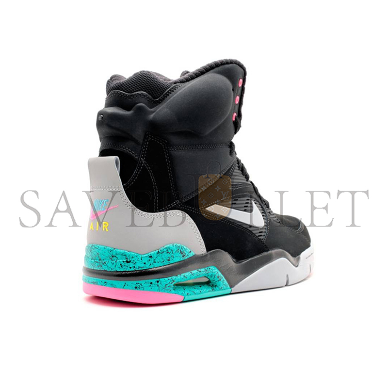 NIKE AIR COMMAND FORCE SPURS 684715-001
