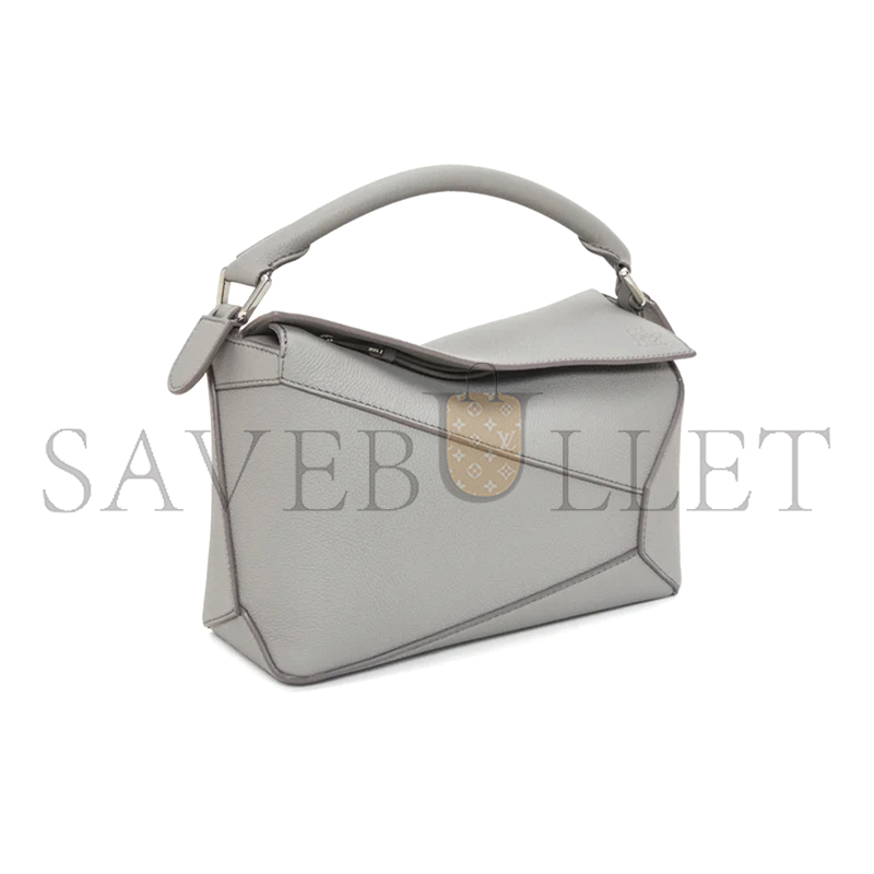 LOEWE SMALL PUZZLE BAG IN SOFT GRAINED CALFSKIN A510P60X30-1150 (24*16.5*10.5cm) LOEWE SMALL PUZZLE BAG IN SOFT GRAINED CALFSKIN A510P60X30-1150 (24*16.5*10.5cm)