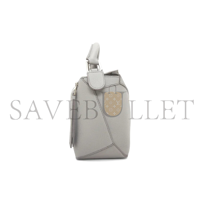 LOEWE SMALL PUZZLE BAG IN SOFT GRAINED CALFSKIN A510P60X30-1150 (24*16.5*10.5cm) LOEWE SMALL PUZZLE BAG IN SOFT GRAINED CALFSKIN A510P60X30-1150 (24*16.5*10.5cm)