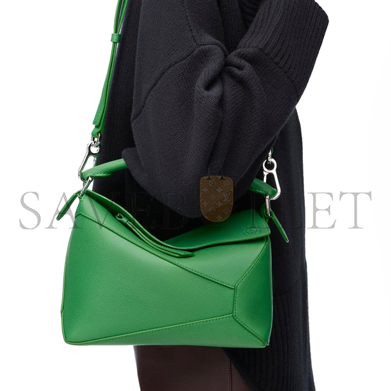 LOEWE SMALL PUZZLE EDGE BAG IN SOFT GRAINED CALFSKIN A510P60X77-4748 (24*16.5*10.5cm)