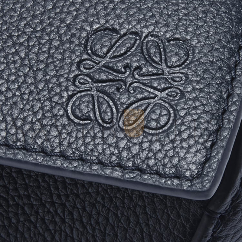 LOEWE SMALL PUZZLE EDGE BAG IN SOFT GRAINED CALFSKIN A510P60X77-5544 (24*16.5*10.5cm) LOEWE SMALL PUZZLE EDGE BAG IN SOFT GRAINED CALFSKIN A510P60X77-5544 (24*16.5*10.5cm)