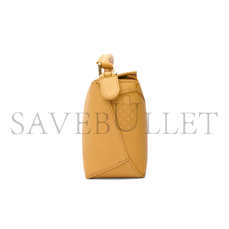 LOEWE MINI PUZZLE EDGE BAG IN CLASSIC CALFSKIN A510P88X26-6715 (18*12.5*8cm) LOEWE MINI PUZZLE EDGE BAG IN CLASSIC CALFSKIN A510P88X26-6715 (18*12.5*8cm)