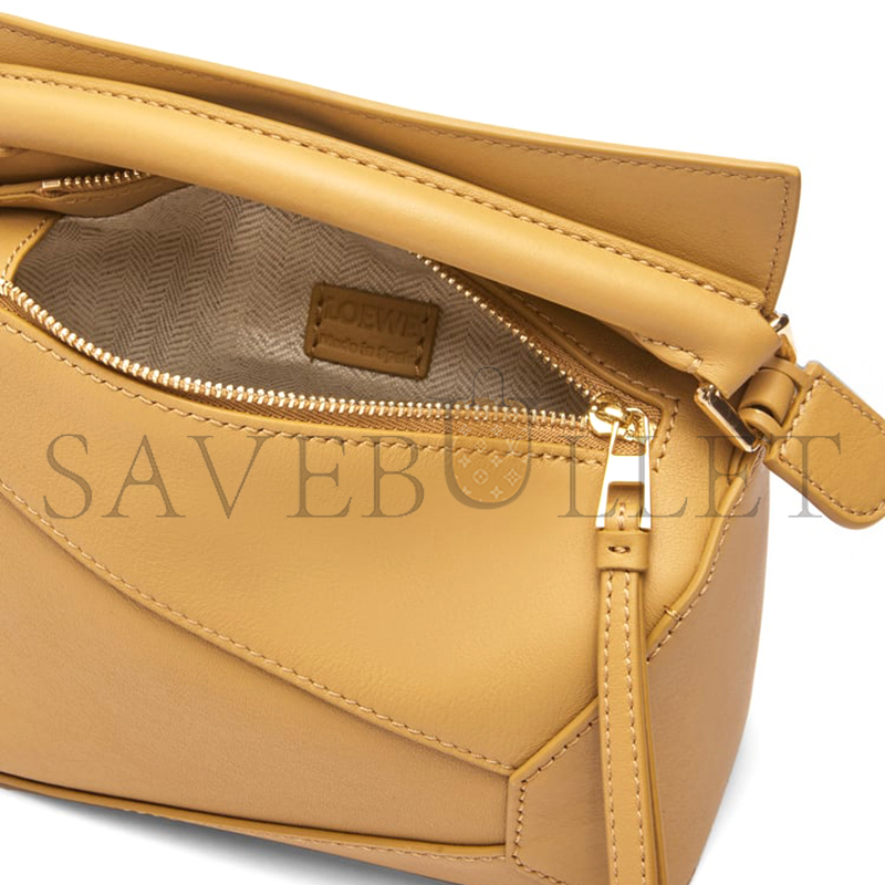LOEWE MINI PUZZLE EDGE BAG IN CLASSIC CALFSKIN A510P88X26-6715 (18*12.5*8cm) LOEWE MINI PUZZLE EDGE BAG IN CLASSIC CALFSKIN A510P88X26-6715 (18*12.5*8cm)