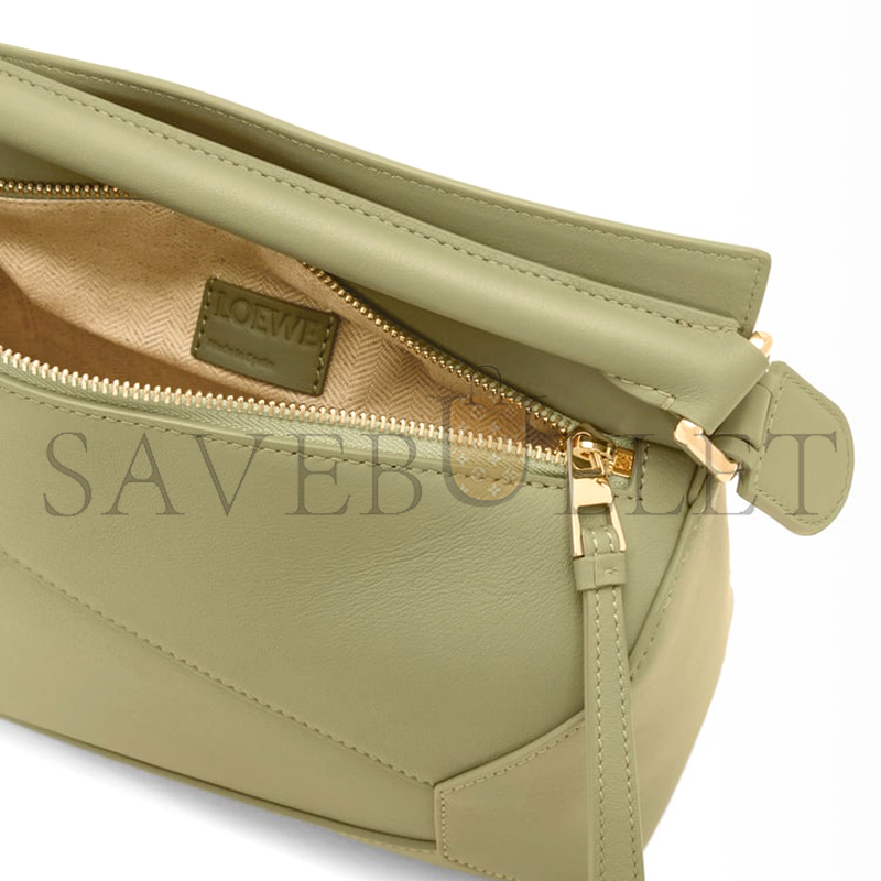 LOEWE SMALL PUZZLE EDGE BAG IN CLASSIC CALFSKIN A510P60X41-4787 (24*16.5*10.5cm) LOEWE SMALL PUZZLE EDGE BAG IN CLASSIC CALFSKIN A510P60X41-4787 (24*16.5*10.5cm)
