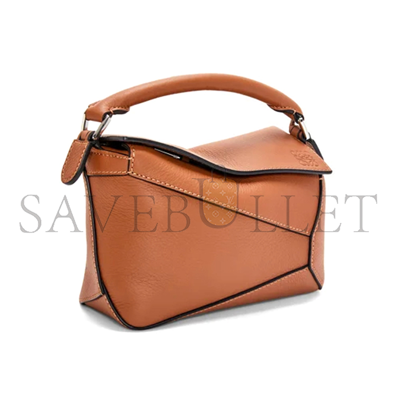LOEWE MINI PUZZLE EDGE BAG IN CLASSIC CALFSKIN A510P88X26-2530 (18*12.5*8cm) LOEWE MINI PUZZLE EDGE BAG IN CLASSIC CALFSKIN A510P88X26-2530 (18*12.5*8cm)