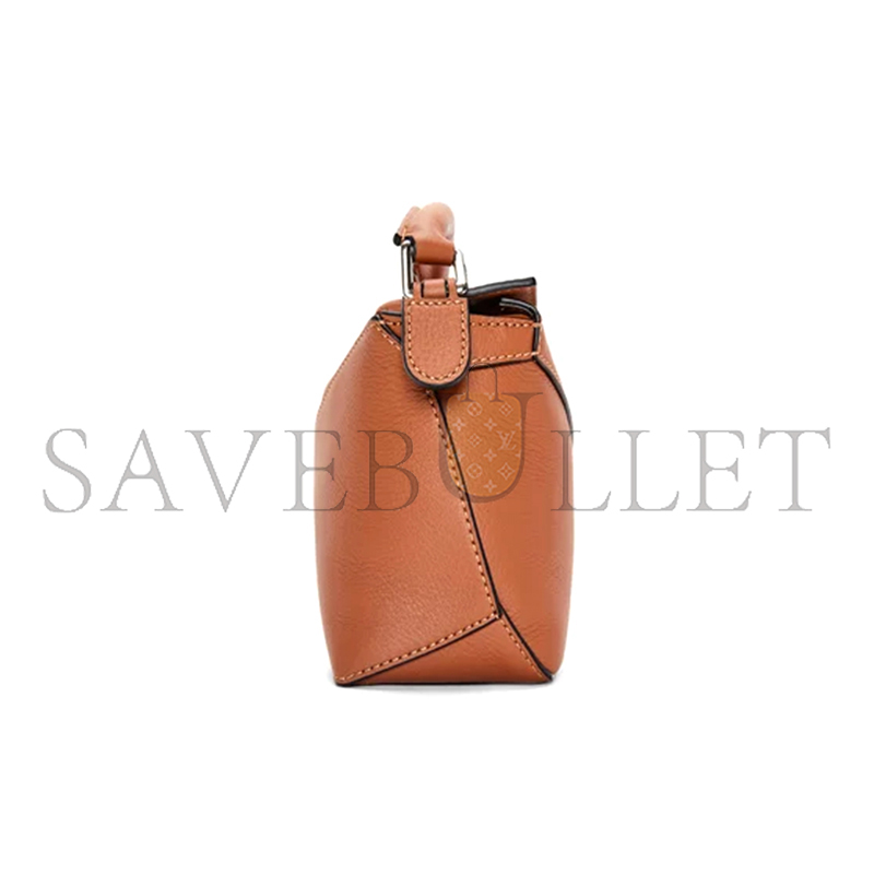 LOEWE MINI PUZZLE EDGE BAG IN CLASSIC CALFSKIN A510P88X26-2530 (18*12.5*8cm) LOEWE MINI PUZZLE EDGE BAG IN CLASSIC CALFSKIN A510P88X26-2530 (18*12.5*8cm)