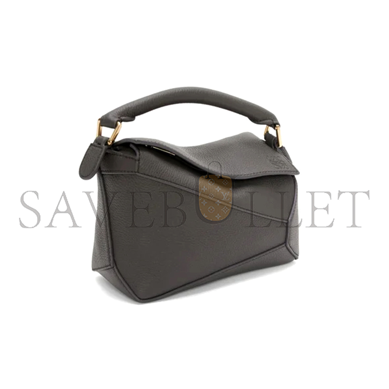 LOEWE MINI PUZZLE EDGE BAG IN SOFT GRAINED CALFSKIN A510P88X16-1220 (18*12.5*8cm) LOEWE MINI PUZZLE EDGE BAG IN SOFT GRAINED CALFSKIN A510P88X16-1220 (18*12.5*8cm)