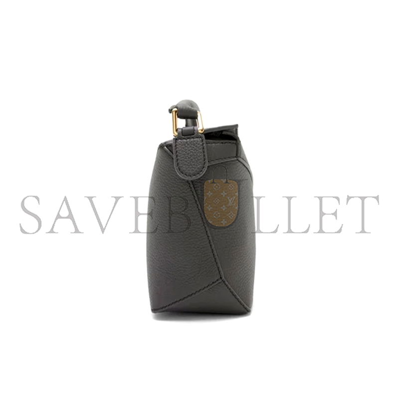LOEWE MINI PUZZLE EDGE BAG IN SOFT GRAINED CALFSKIN A510P88X16-1220 (18*12.5*8cm) LOEWE MINI PUZZLE EDGE BAG IN SOFT GRAINED CALFSKIN A510P88X16-1220 (18*12.5*8cm)