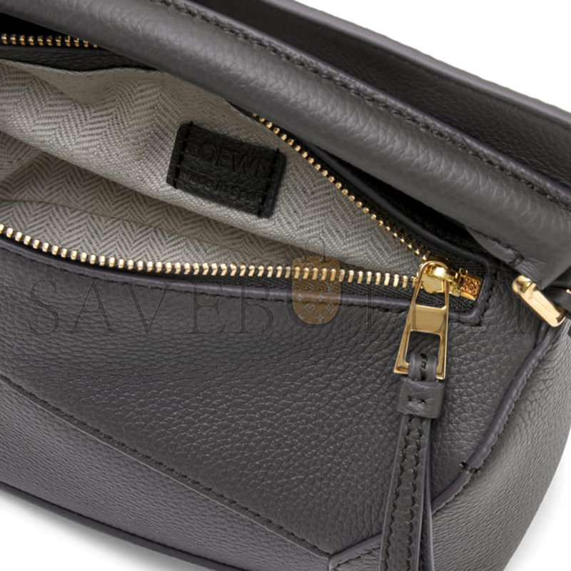 LOEWE MINI PUZZLE EDGE BAG IN SOFT GRAINED CALFSKIN A510P88X16-1220 (18*12.5*8cm) LOEWE MINI PUZZLE EDGE BAG IN SOFT GRAINED CALFSKIN A510P88X16-1220 (18*12.5*8cm)