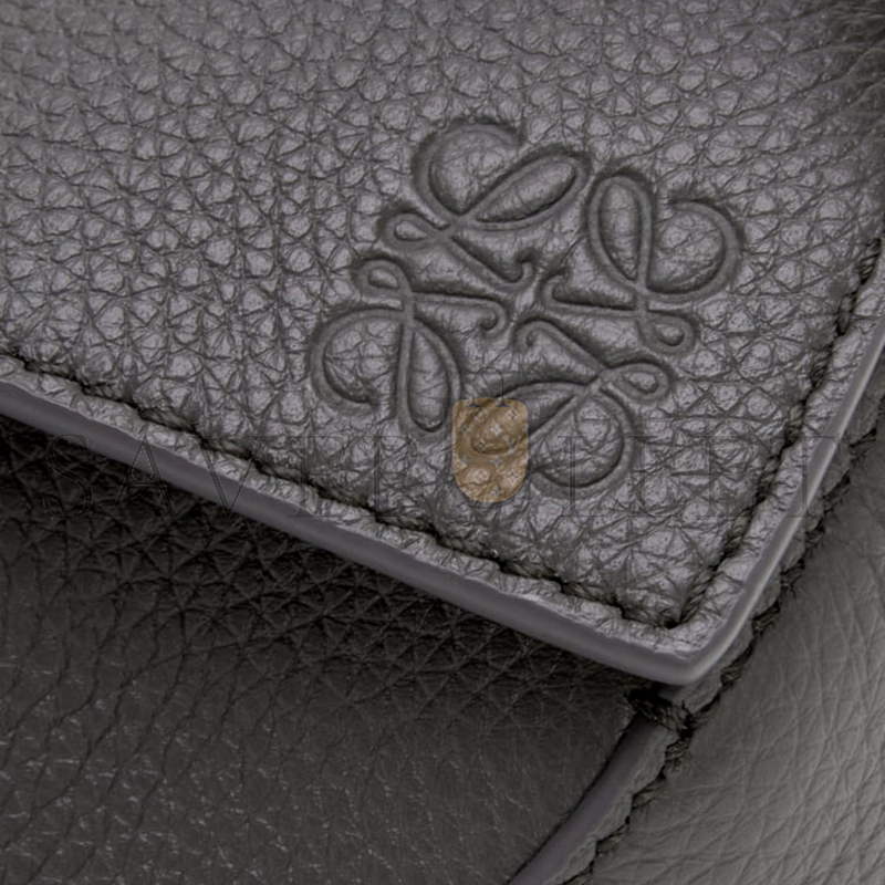 LOEWE MINI PUZZLE EDGE BAG IN SOFT GRAINED CALFSKIN A510P88X16-1220 (18*12.5*8cm) LOEWE MINI PUZZLE EDGE BAG IN SOFT GRAINED CALFSKIN A510P88X16-1220 (18*12.5*8cm)