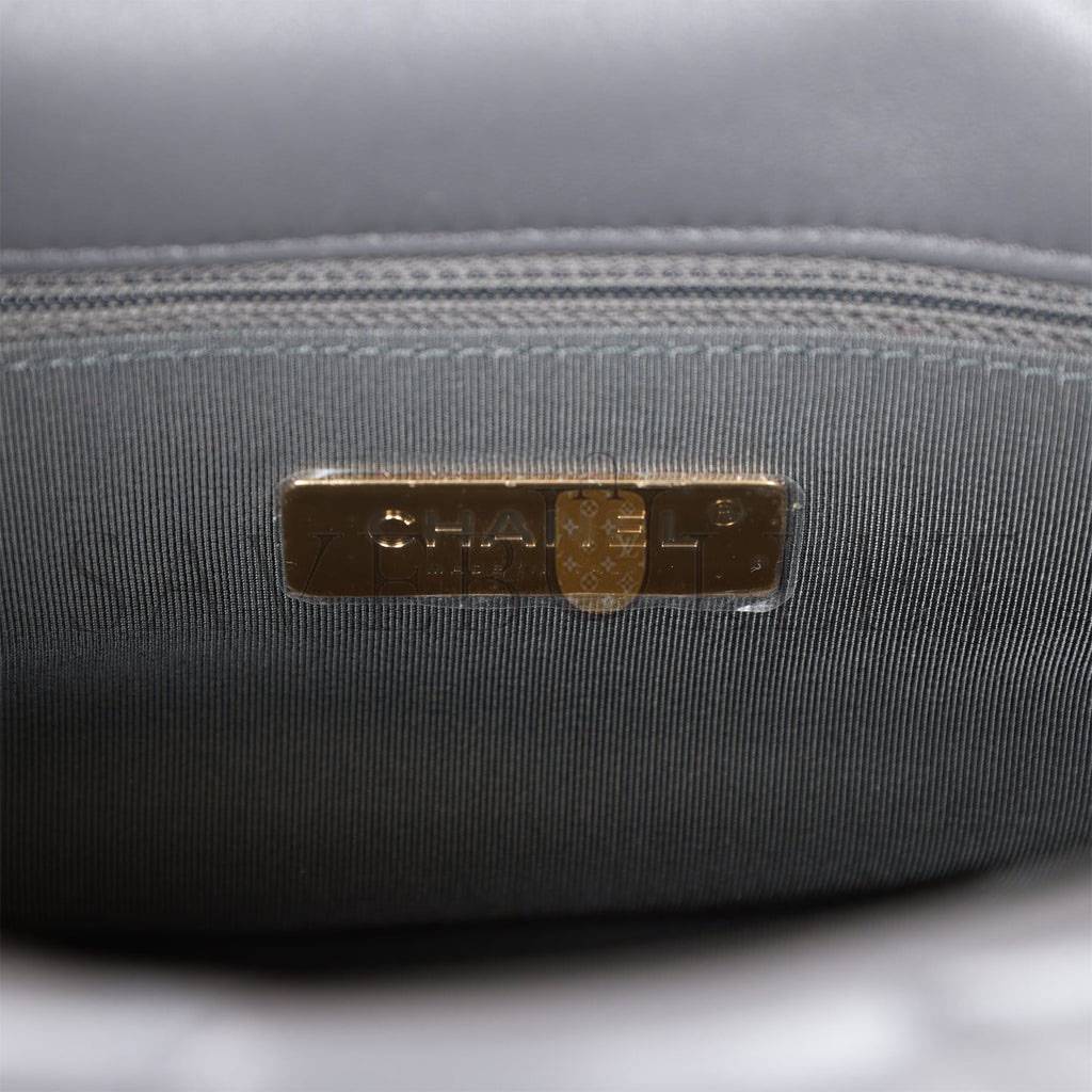 CHANEL MEDIUM 19 FLAP BAG GREY CALFSKIN MIXED HARDWARE (25*16*9cm) CHANEL MEDIUM 19 FLAP BAG GREY CALFSKIN MIXED HARDWARE (25*16*9cm)