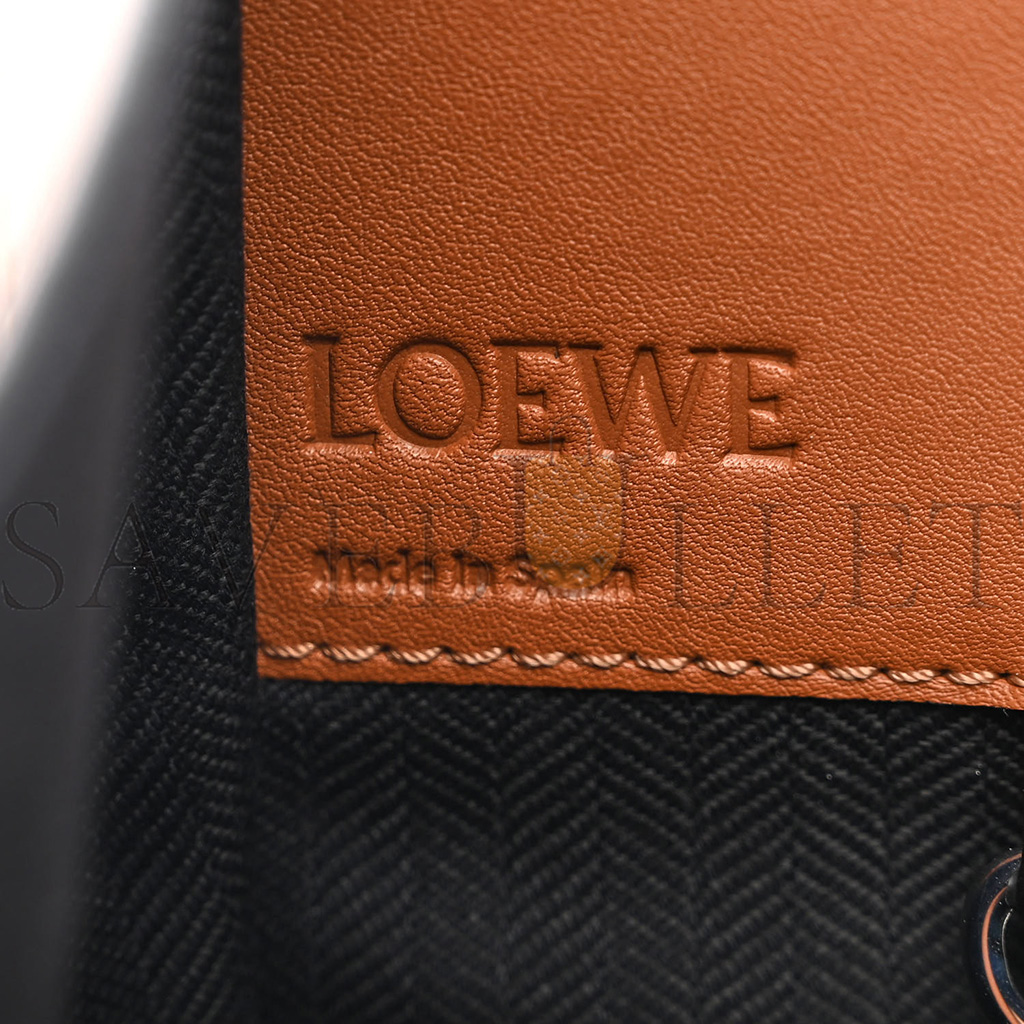 LOEWE CALFSKIN SMALL HAMMOCK SHOULDER BAG TAN (30*25*13.5cm) LOEWE CALFSKIN SMALL HAMMOCK SHOULDER BAG TAN (30*25*13.5cm)