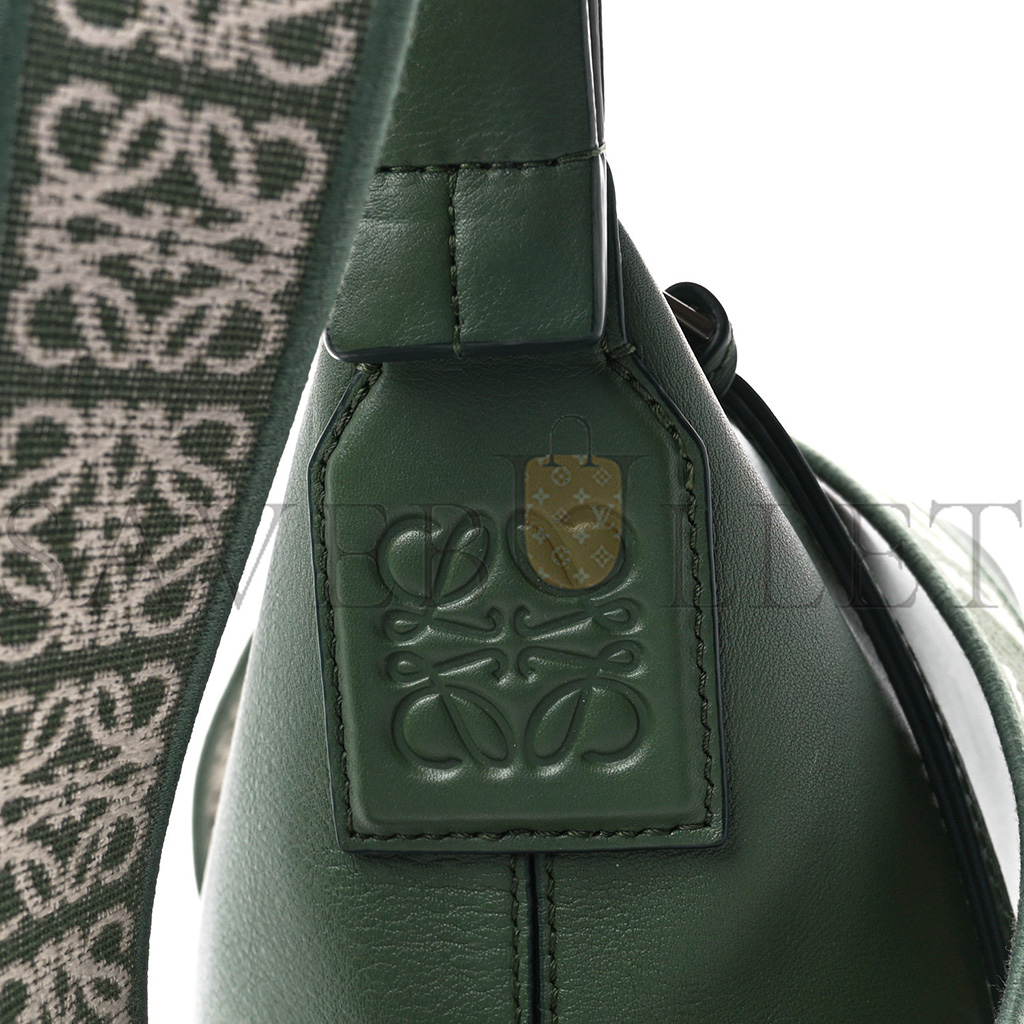 LOEWE SUPPLE SMOOTH CALFSKIN JACQUARD CUBI CROSSBODY BAG GREEN (33*29*17cm) LOEWE SUPPLE SMOOTH CALFSKIN JACQUARD CUBI CROSSBODY BAG GREEN (33*29*17cm)