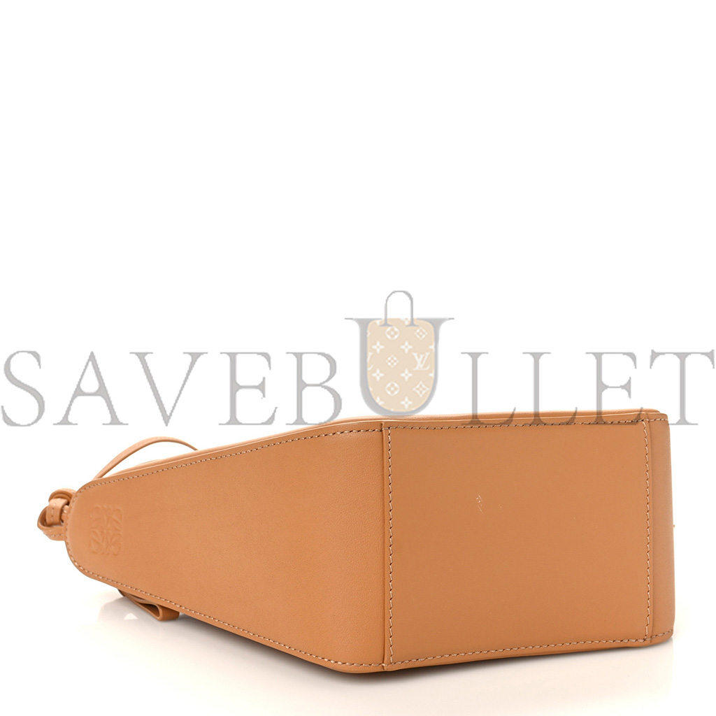 LOEWE CALFSKIN MINI HAMMOCK HOBO WARM DESERT (17*15*10cm) LOEWE CALFSKIN MINI HAMMOCK HOBO WARM DESERT (17*15*10cm)