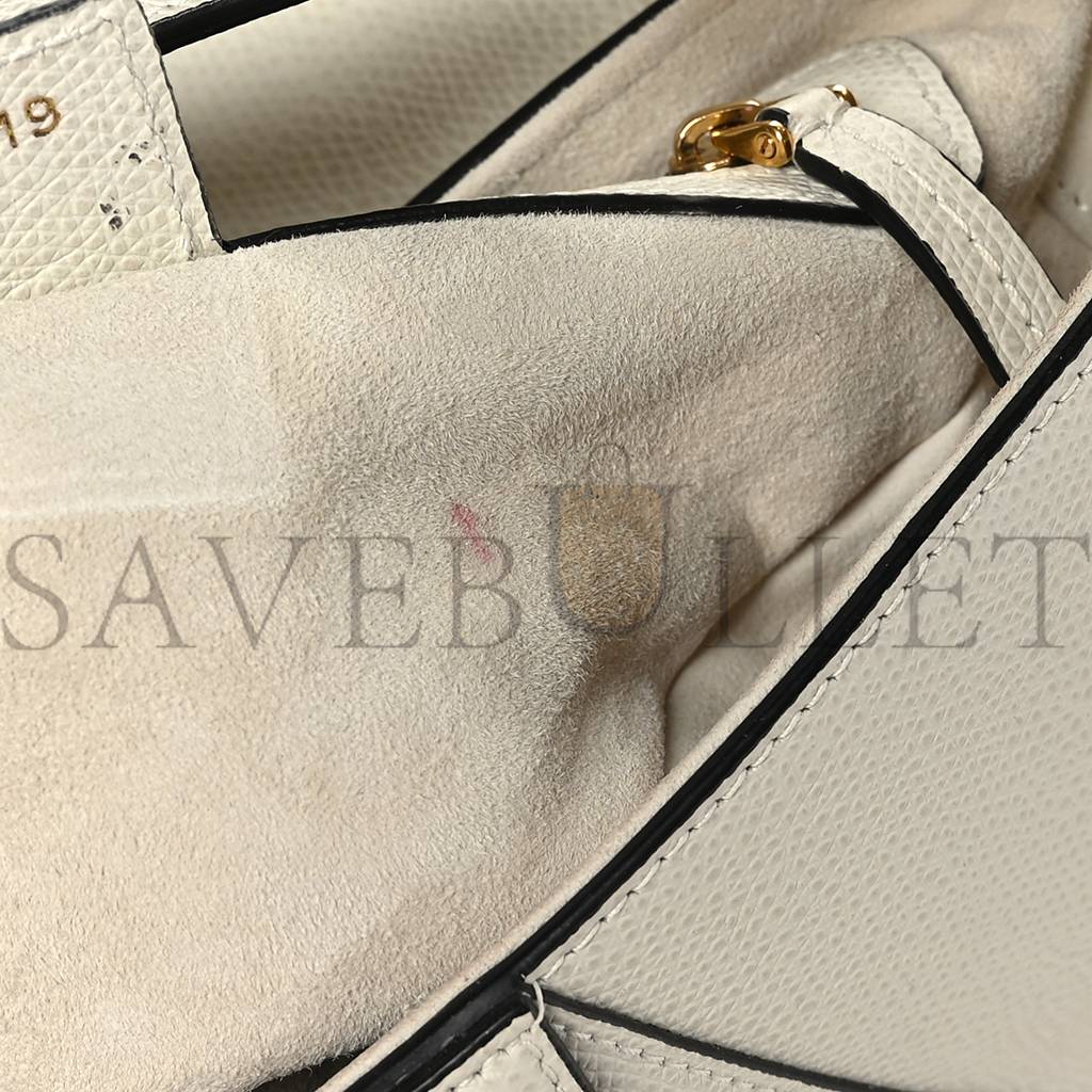 DIOR GRAINED CALFSKIN SADDLE BAG WHITE (24*20*7cm) DIOR GRAINED CALFSKIN SADDLE BAG WHITE (24*20*7cm)